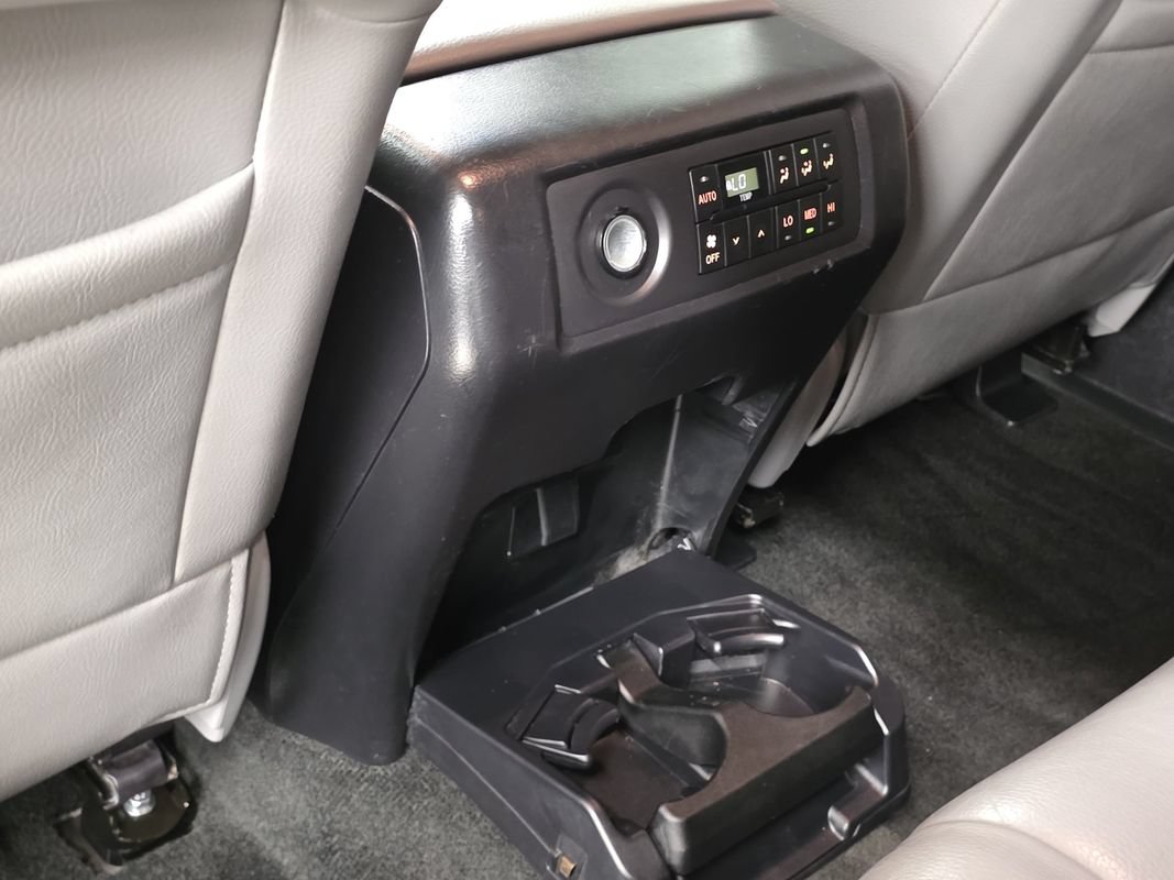 Used 2013 Toyota Sequoia Limited AWD/4WD image 44
