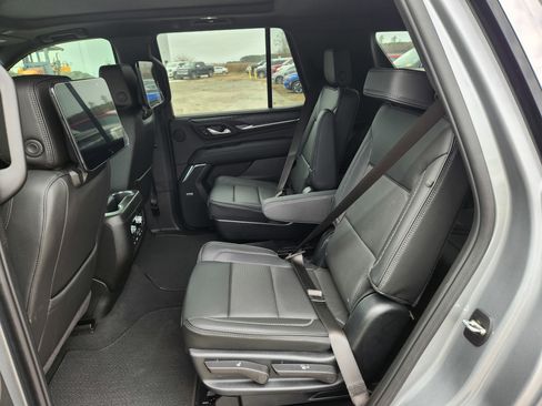 Used 2024 GMC Yukon Denali w/ Advanced Technology Package image 15