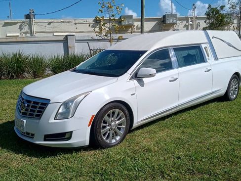 Used 2015 Cadillac XTS Hearse image 2