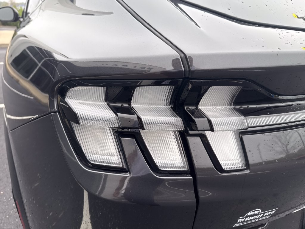 Used 2022 Ford Mustang Mach-E Premium AWD/4WD image 57