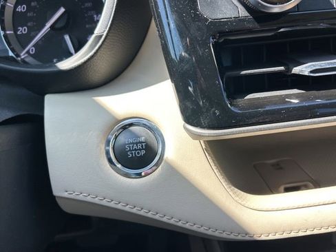 Used 2022 Toyota Highlander XLE FWD image 23