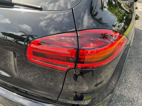 Used 2016 Porsche Cayenne image 28