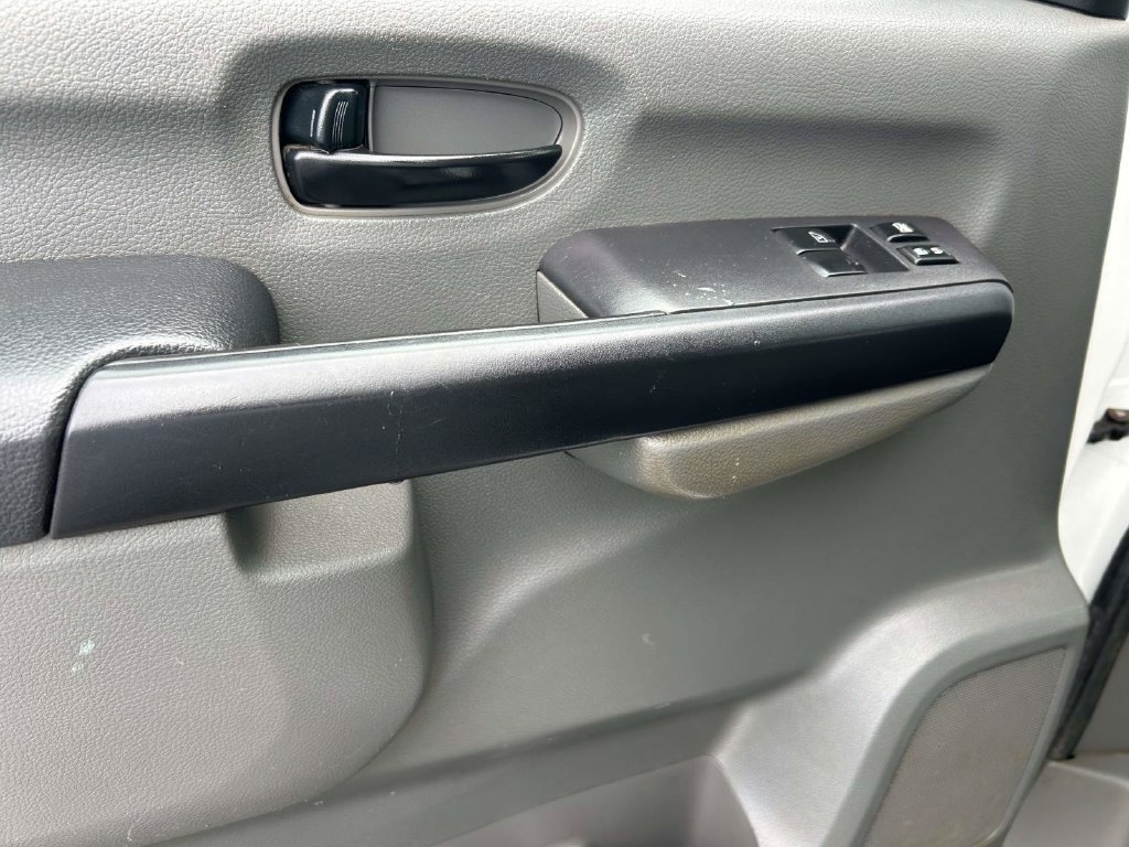 Used 2018 Nissan NV 2500 SV RWD image 19