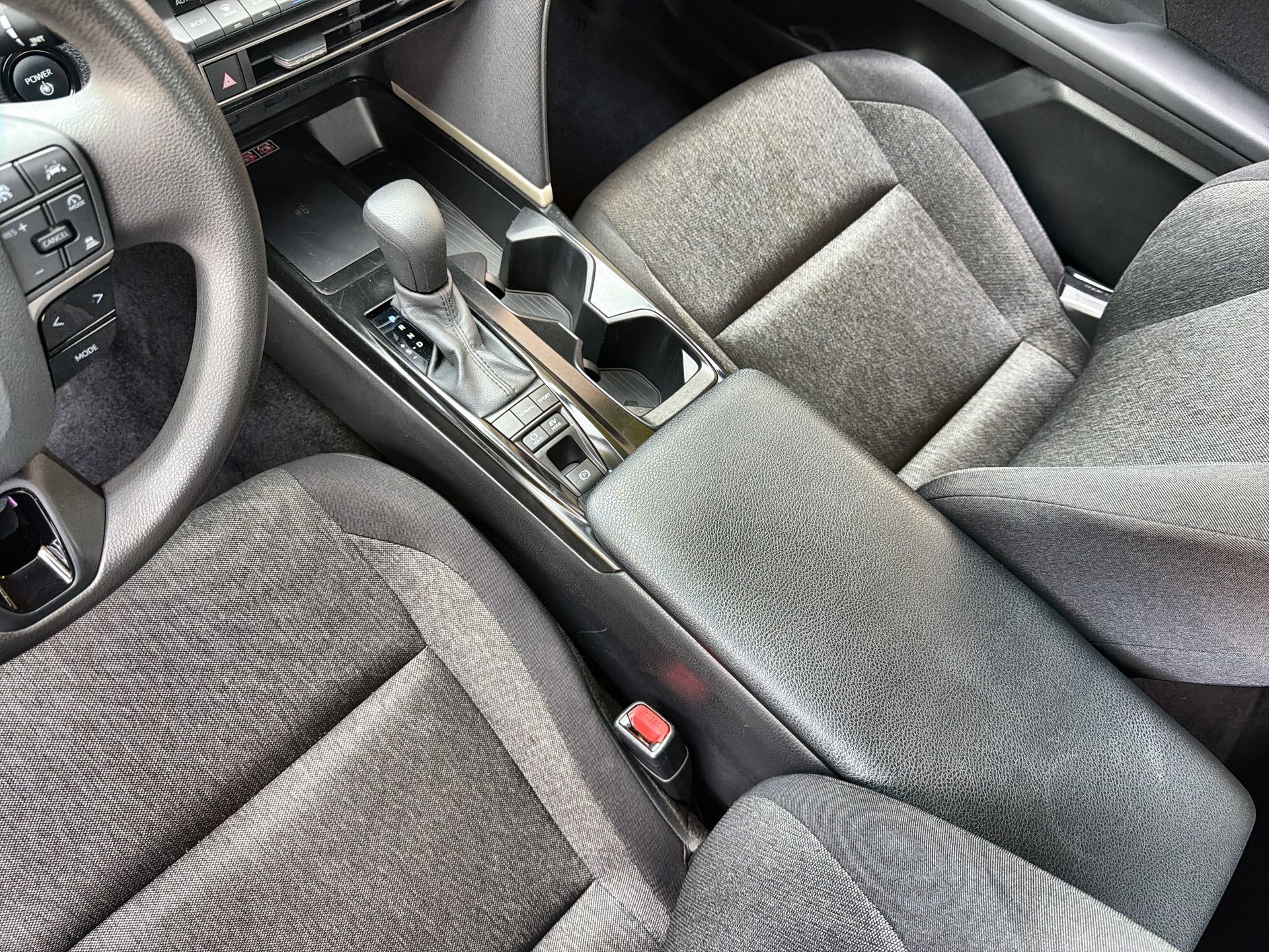 Used 2025 Toyota Camry LE FWD image 21