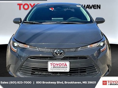 Used 2024 Toyota Corolla LE image 3