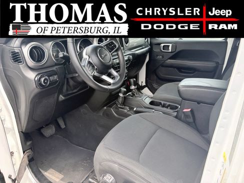 Used 2019 Jeep Wrangler Unlimited Sahara AWD/4WD image 19