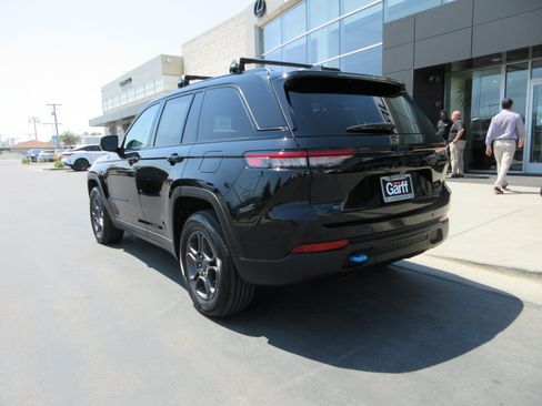 Used 2024 Jeep Grand Cherokee Trailhawk AWD/4WD image 9