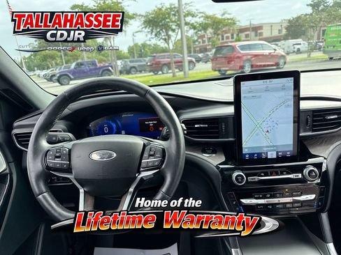 Used 2023 Ford Explorer Platinum w/ Technology Package AWD/4WD image 35