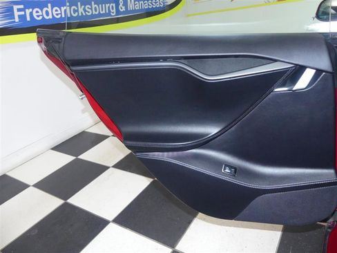 Used 2020 Tesla Model S Long Range Plus image 24