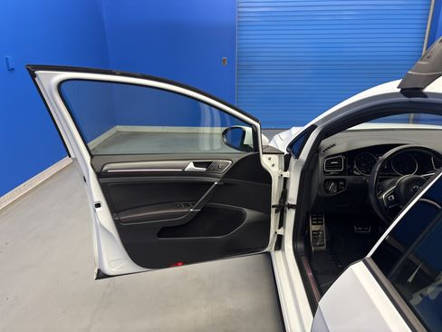 Used 2019 Volkswagen GTI SE FWD image 9