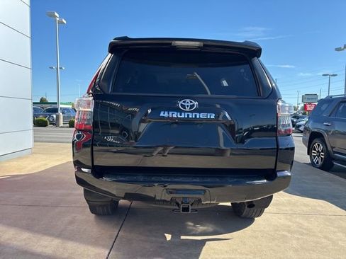 Used 2019 Toyota 4Runner SR5 w/ Phone Cable & Charge Package image 5