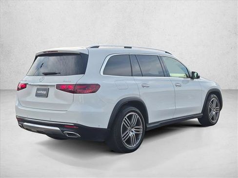 Used 2025 Mercedes-Benz GLS 450 4MATIC image 5