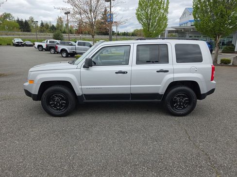 Used 2012 Jeep Patriot Sport AWD/4WD image 3