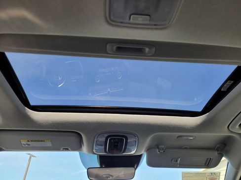 Certified 2025 Hyundai Elantra SEL image 18