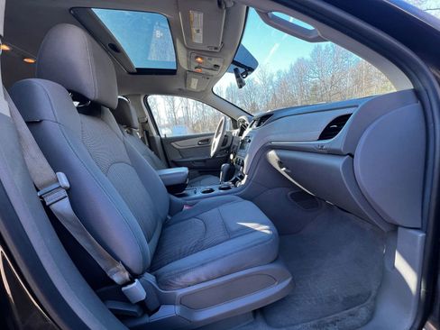 Used 2017 Chevrolet Traverse LS image 12