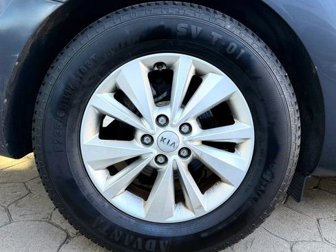 Used 2015 Kia Sedona LX w/ LX Convenience Package FWD image 47