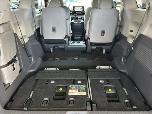 Certified 2023 Toyota Sienna LE FWD image 17