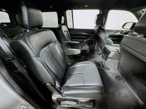 Used 2024 Jeep Wagoneer Series III image 26