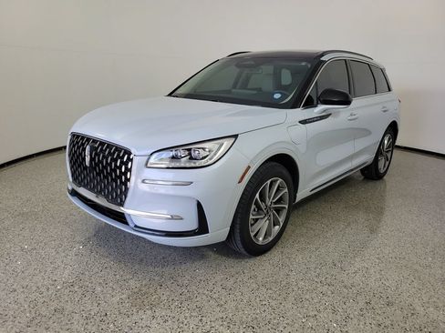 Certified 2025 Lincoln Corsair Grand Touring AWD/4WD image 2