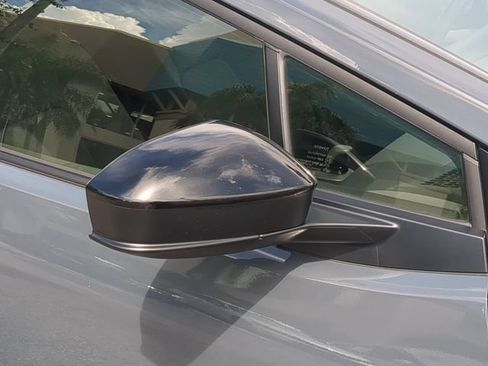 Used 2025 Toyota Prius LE FWD image 12