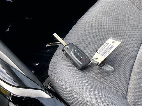 Used 2022 Toyota Corolla SE image 11