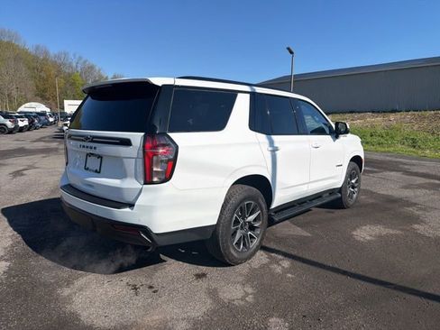 Used 2024 Chevrolet Tahoe Z71 w/ Luxury Package AWD/4WD image 5
