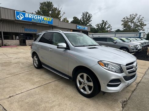 Used 2018 Mercedes-Benz GLE 350 w/ Premium 1 Package image 3