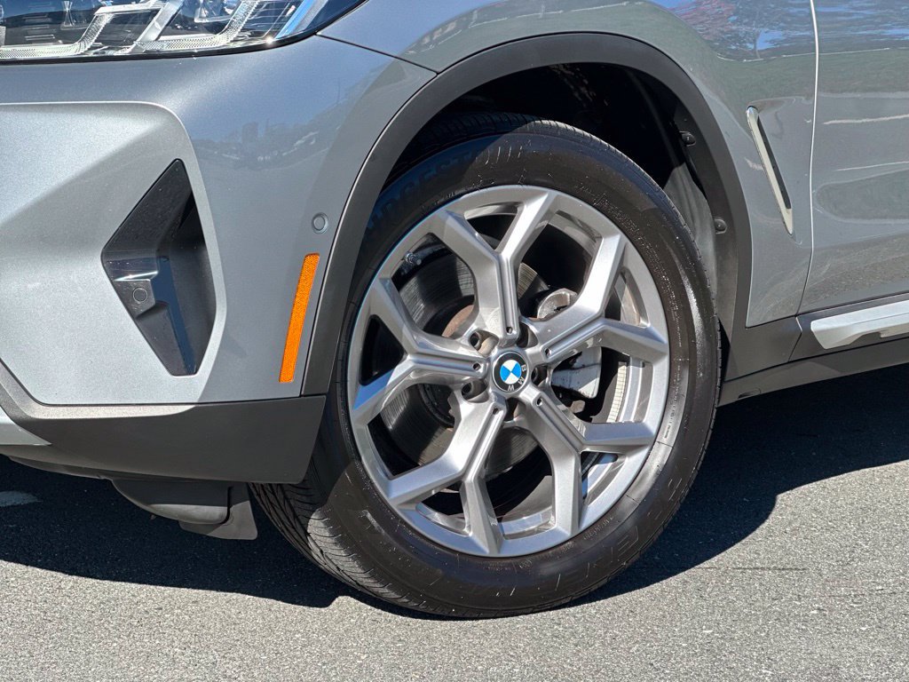 Certified 2024 BMW X3 xDrive30i w/ Premium Package AWD/4WD image 2