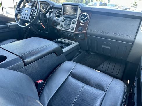 Used 2016 Ford F250 Lariat w/ Lariat Ultimate Package AWD/4WD image 15