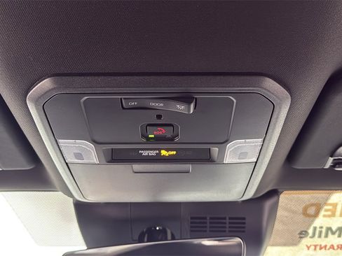 Certified 2025 Toyota Tacoma TRD Off-Road image 11