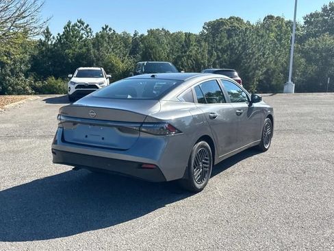New 2027 Nissan Sentra SV w/ SV Convenience Package FWD image 4