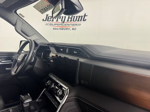 Used 2025 GMC Sierra 1500 Denali AWD/4WD image 38