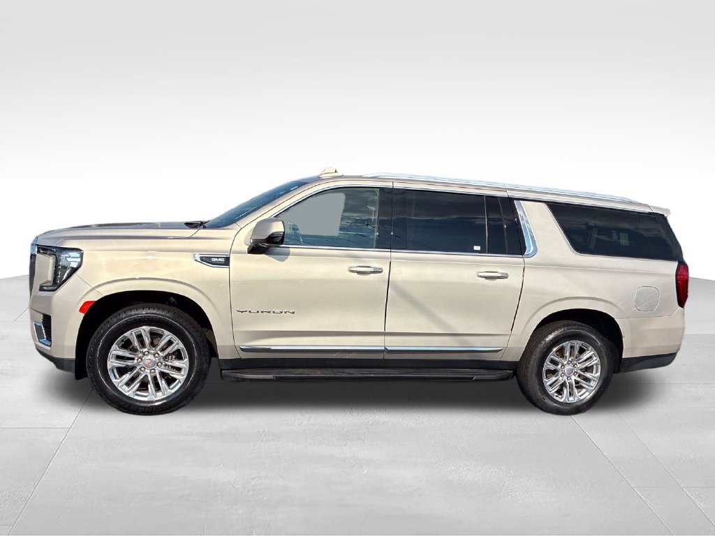Used 2022 GMC Yukon XL SLT w/ SLT Premium Package AWD/4WD image 2