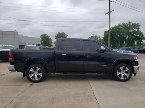 Used 2019 RAM 1500 Laramie AWD/4WD image 3
