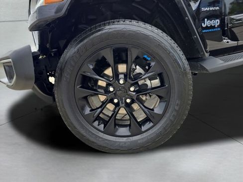 Used 2023 Jeep Wrangler Unlimited Sahara w/ Cold Weather Group image 28