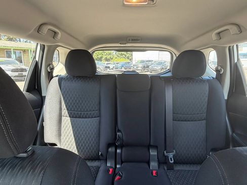 Used 2017 Nissan Rogue S AWD/4WD image 10