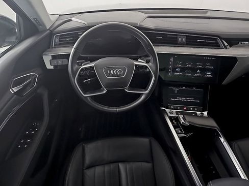 Used 2023 Audi e-tron Premium w/ Convenience Plus Package image 11