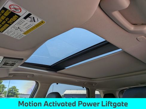 Used 2023 Nissan Rogue SL w/ SL Premium Package FWD image 16