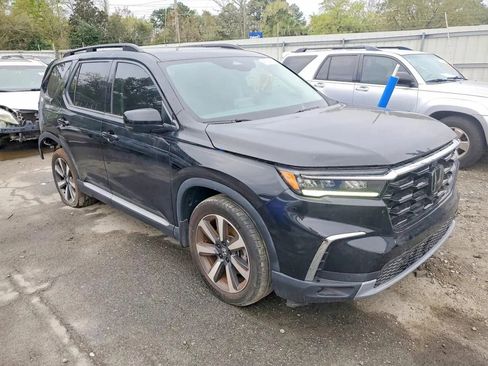 Used 2023 Honda Pilot Touring image 2