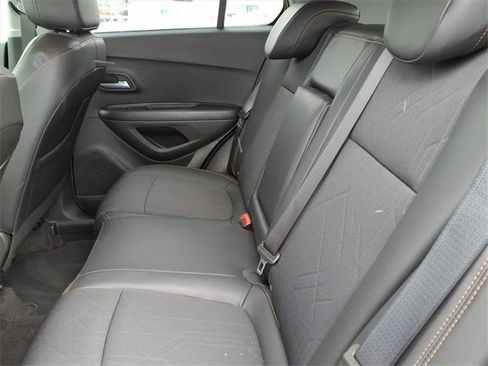 Used 2022 Chevrolet Trax LT w/ Driver Confidence Package image 11