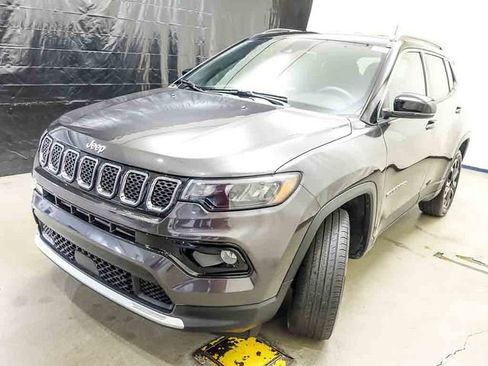 Used 2023 Jeep Compass Limited AWD/4WD image 4