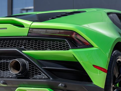 Used 2022 Lamborghini Huracan EVO image 15