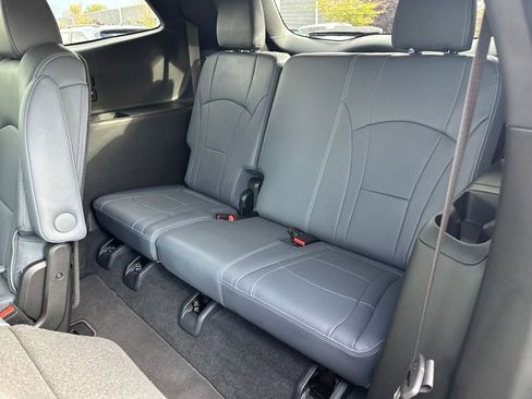 Used 2024 Buick Enclave Essence w/ Sport Touring Edition image 15