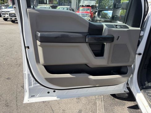 Used 2020 Ford F550 4x4 Regular Cab Super Duty image 16