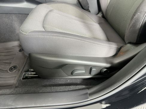 Used 2024 Subaru Crosstrek 2.0i Premium image 12