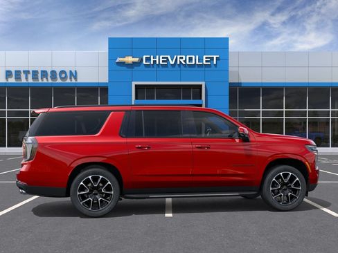 New 2026 Chevrolet Suburban RST w/ Advanced Technology Package AWD/4WD image 31