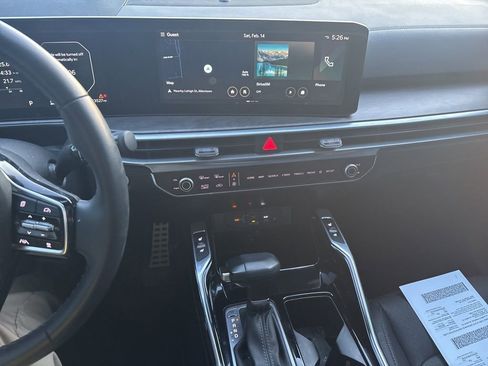 Certified 2024 Kia Sorento SX image 10