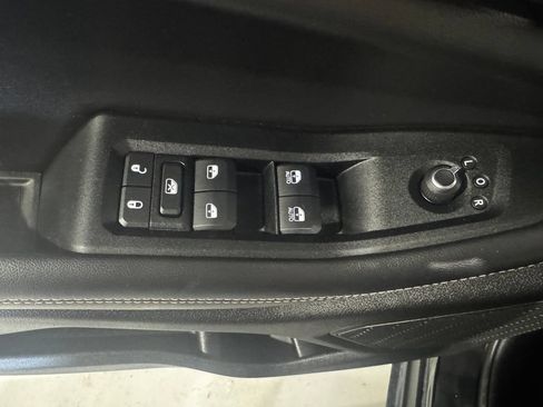 Used 2025 Jeep Grand Cherokee Altitude AWD/4WD image 20
