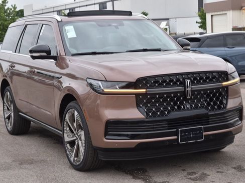 New 2026 Lincoln Navigator Black Label AWD/4WD image 3
