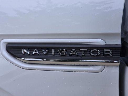Used 2024 Lincoln Navigator L Reserve AWD/4WD image 33